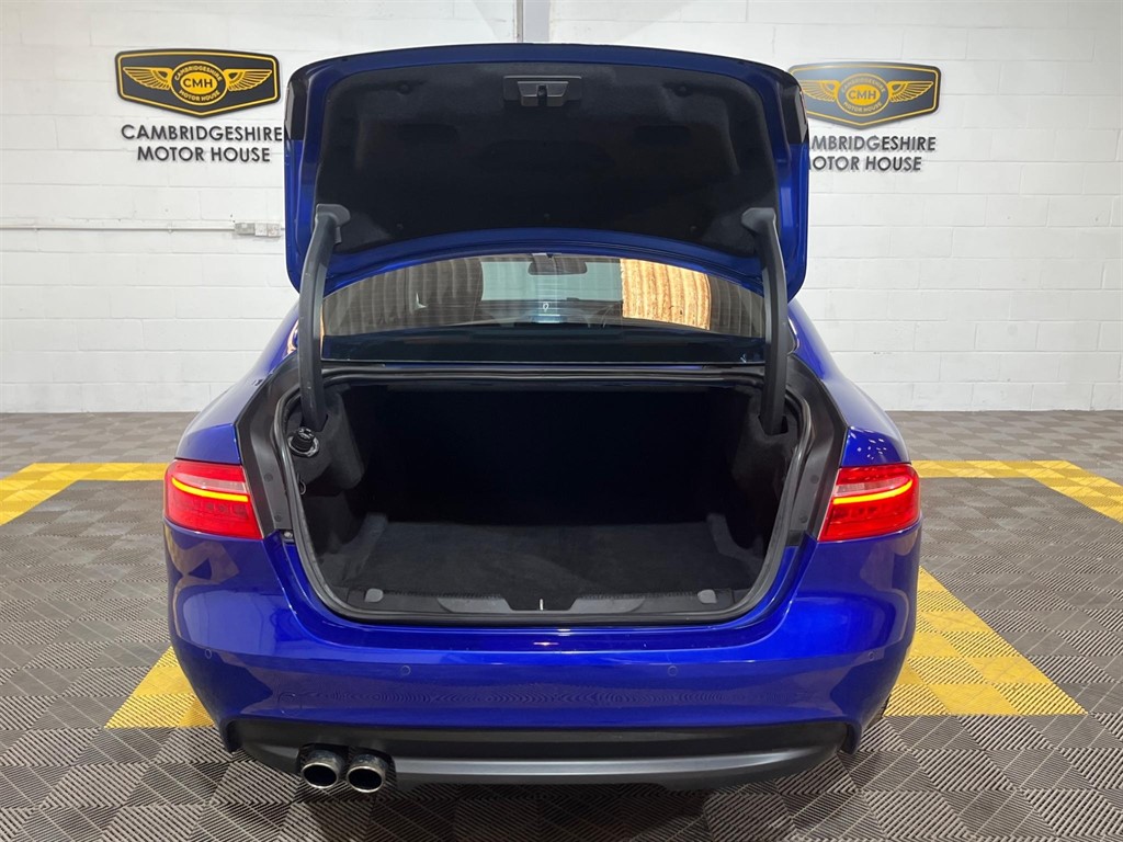 Jaguar XE