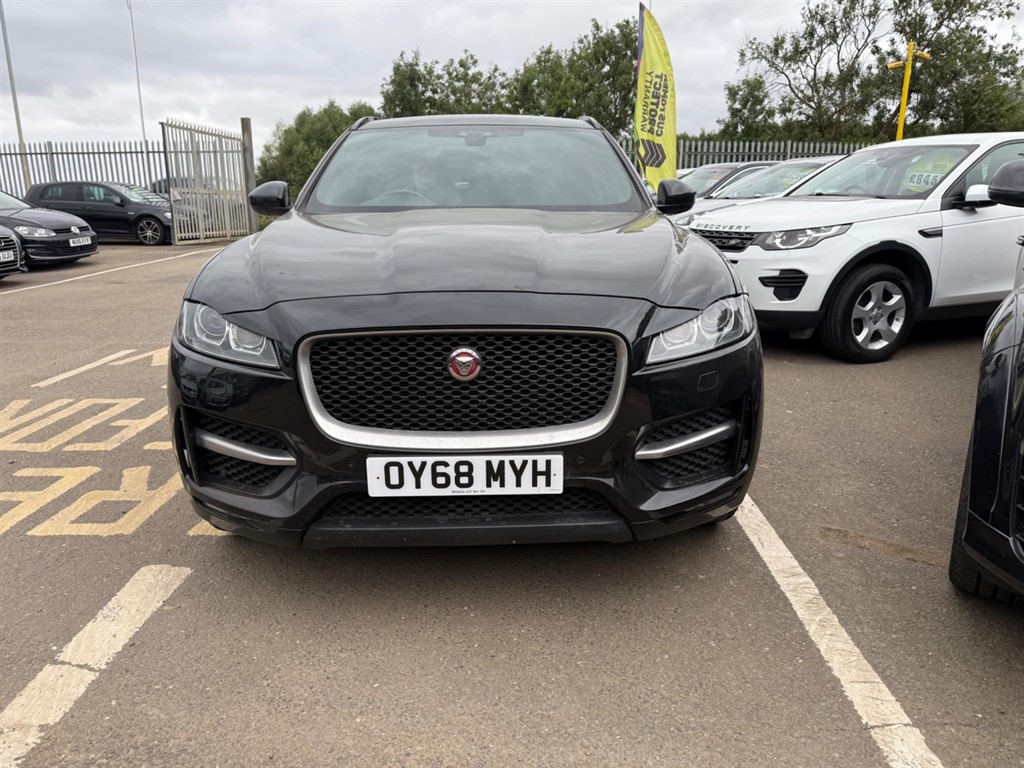 Jaguar F Pace