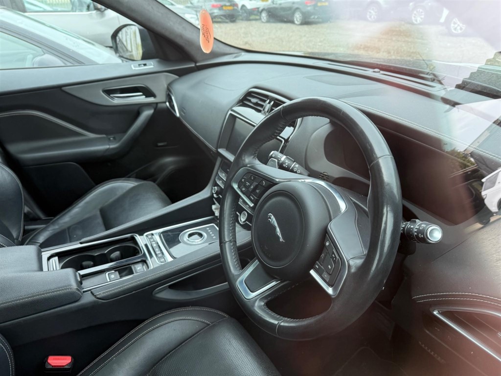Jaguar F Pace