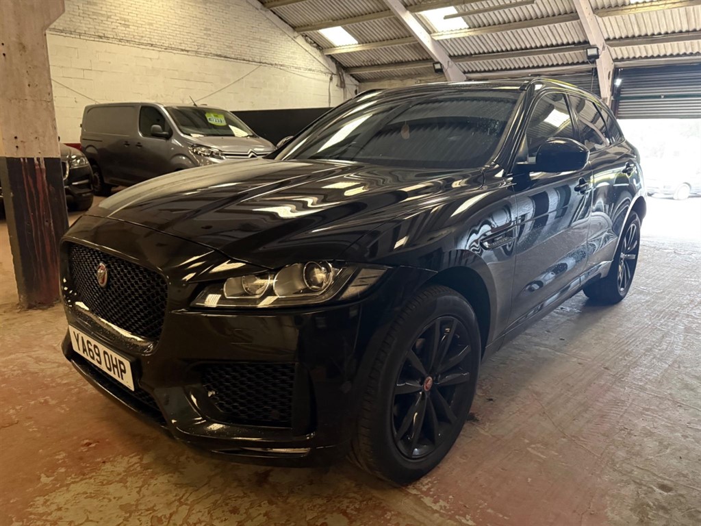 Jaguar F Pace