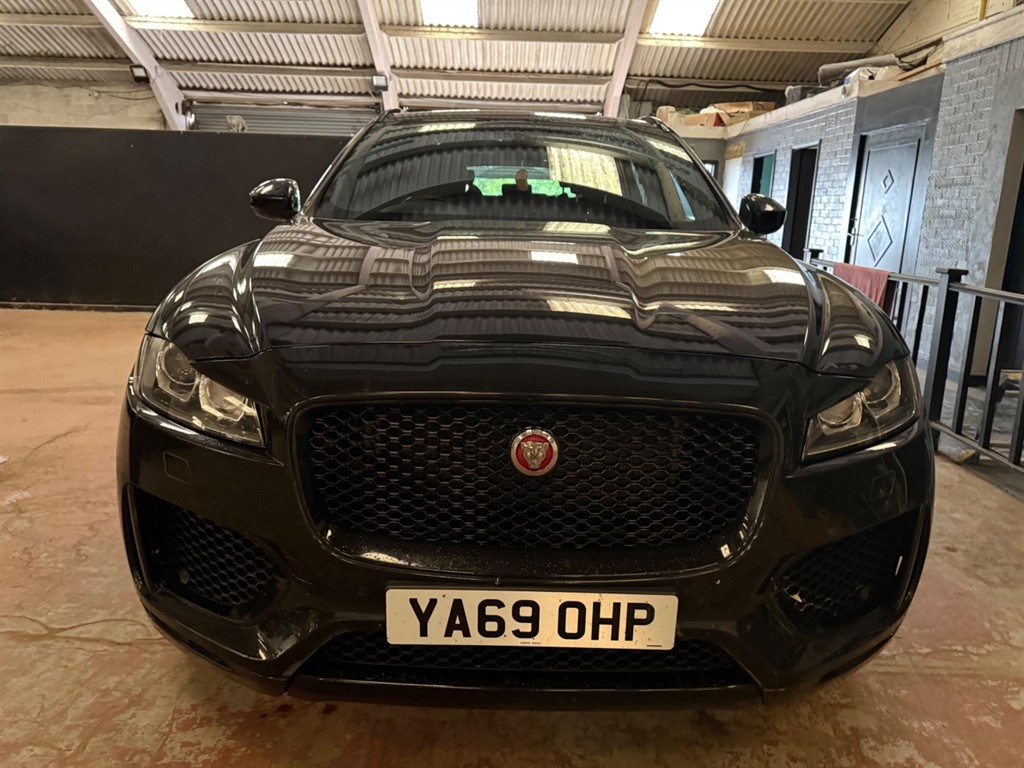 Jaguar F Pace