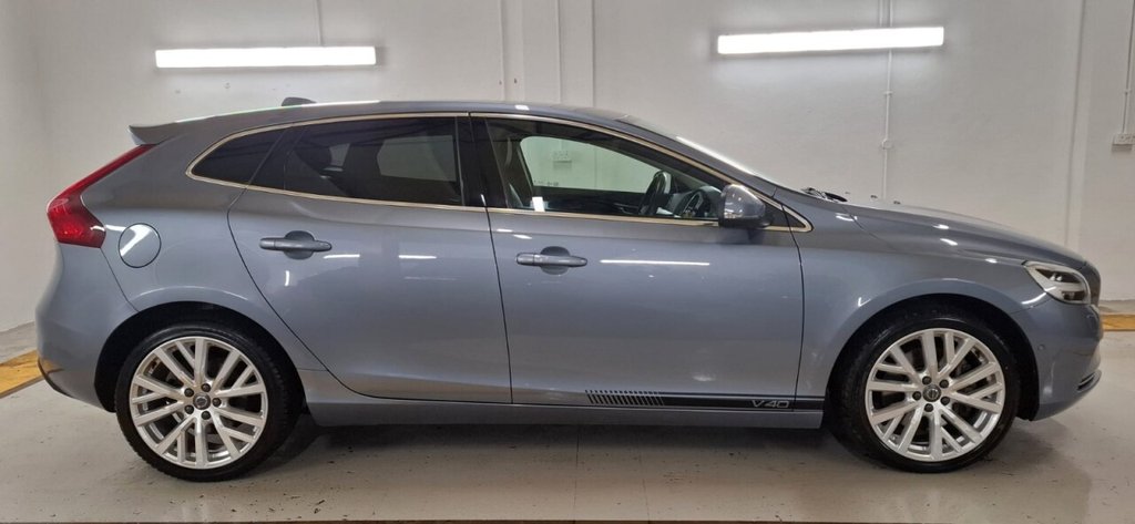 Volvo V40