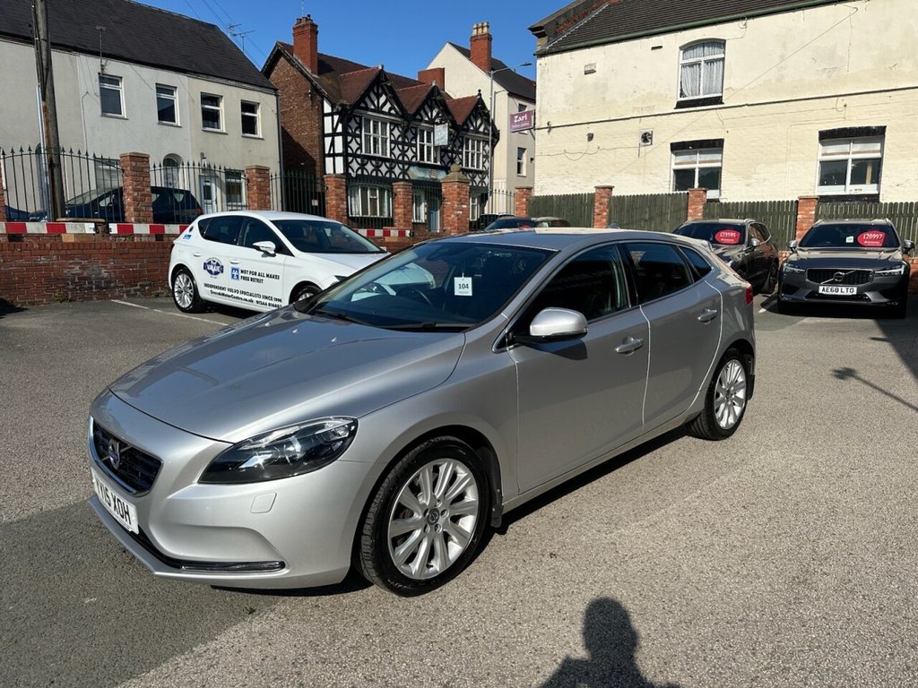 Volvo V40
