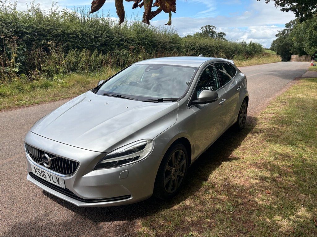 Volvo V40
