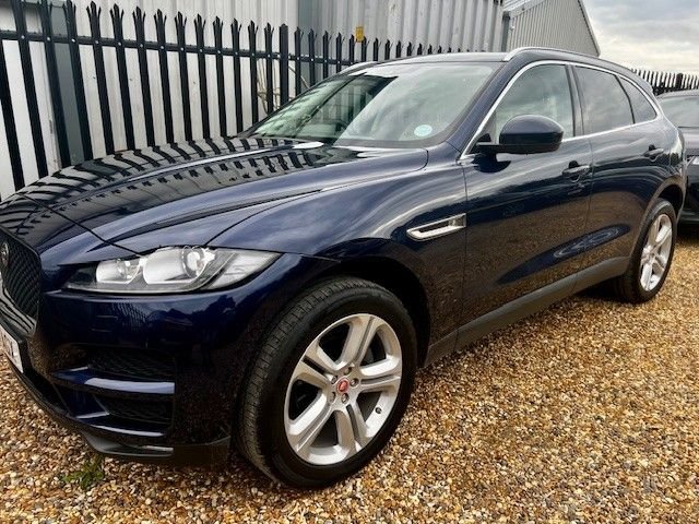 Jaguar F Pace