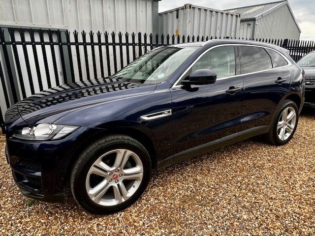 Jaguar F Pace