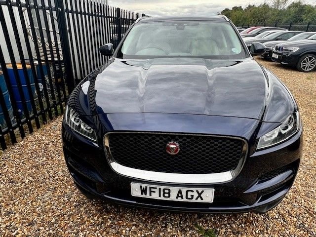 Jaguar F Pace