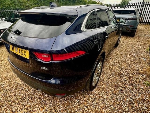 Jaguar F Pace