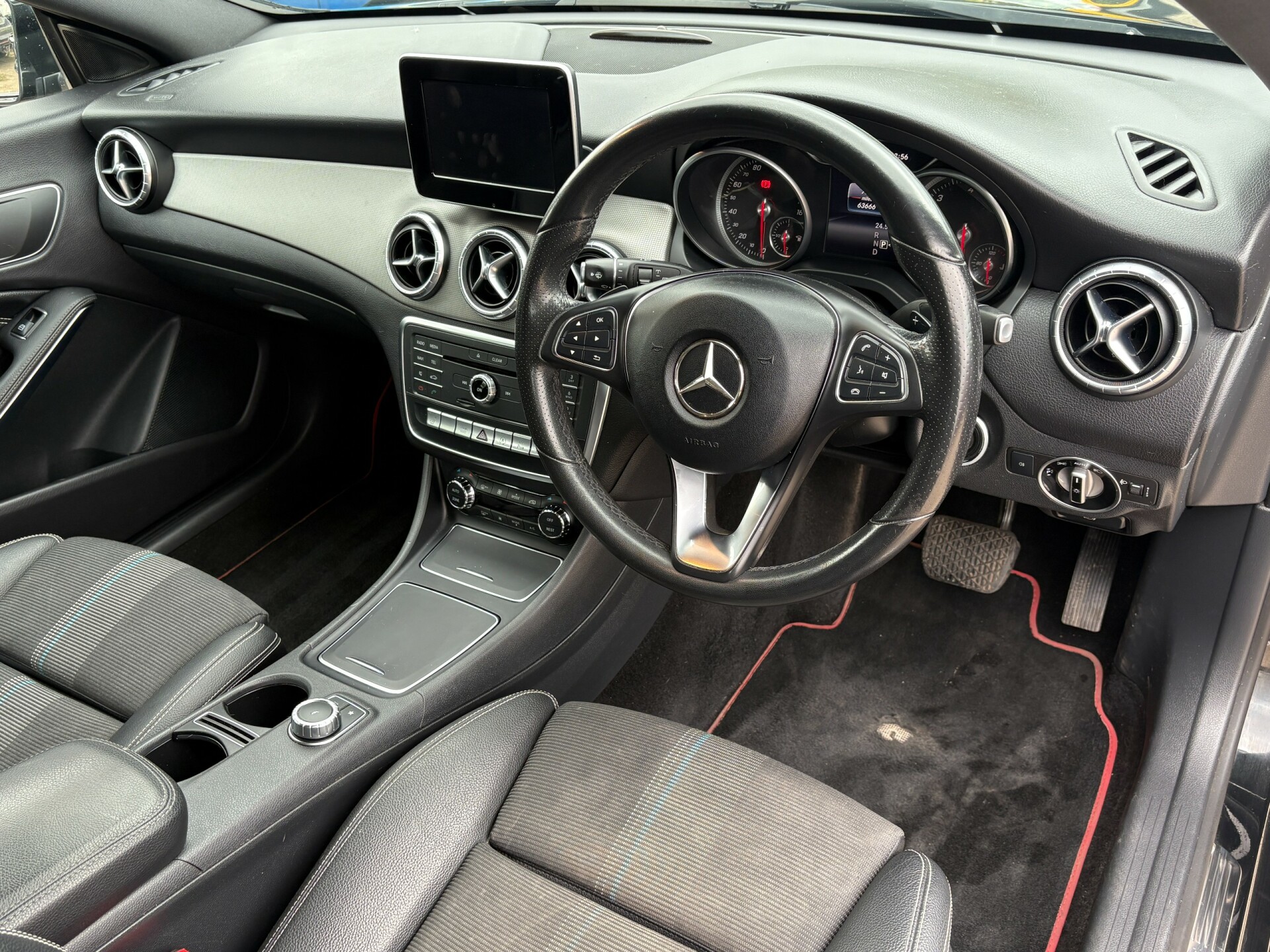 Mercedes Benz CLA