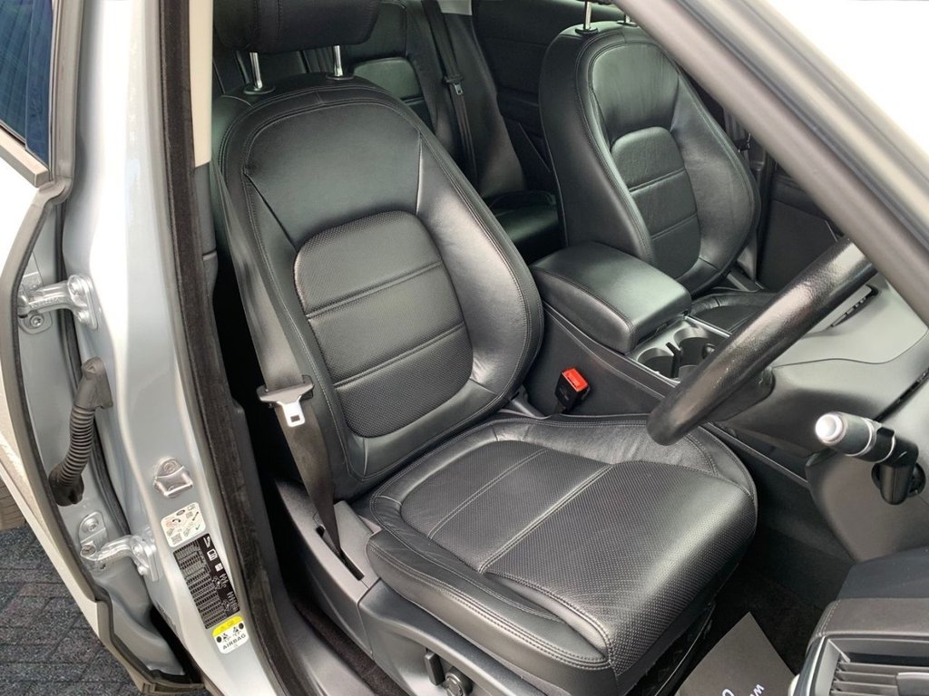 Jaguar E Pace