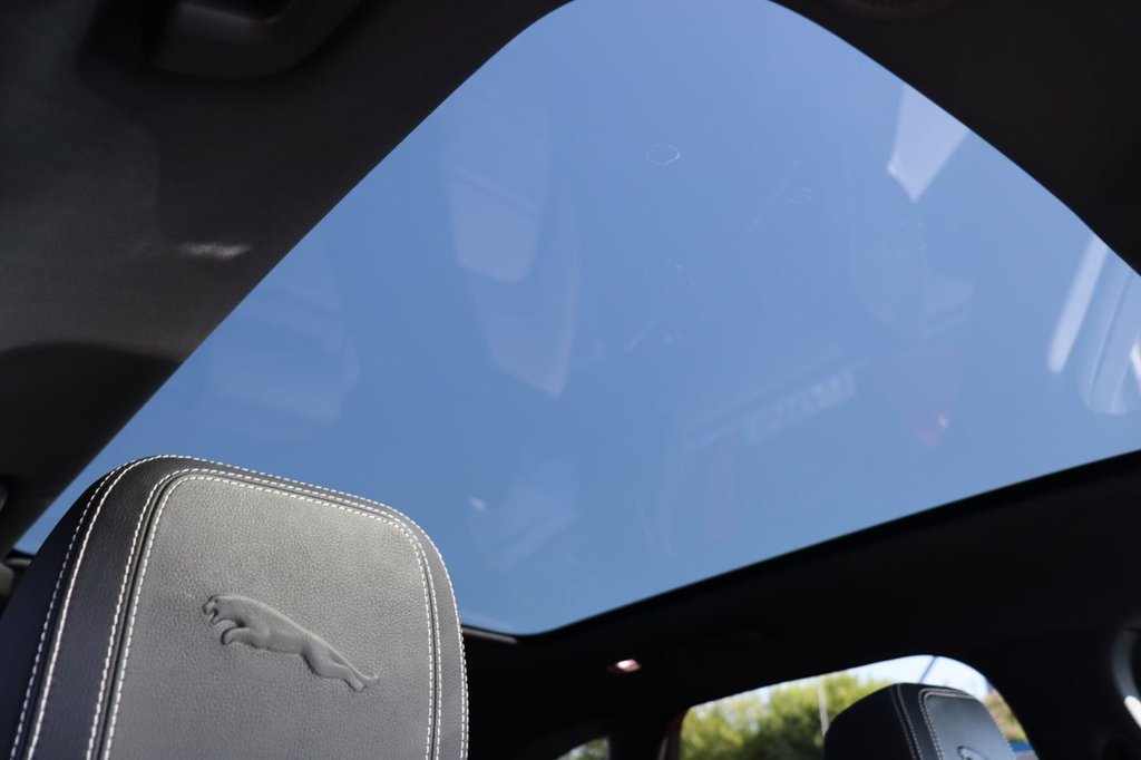 Jaguar F Pace