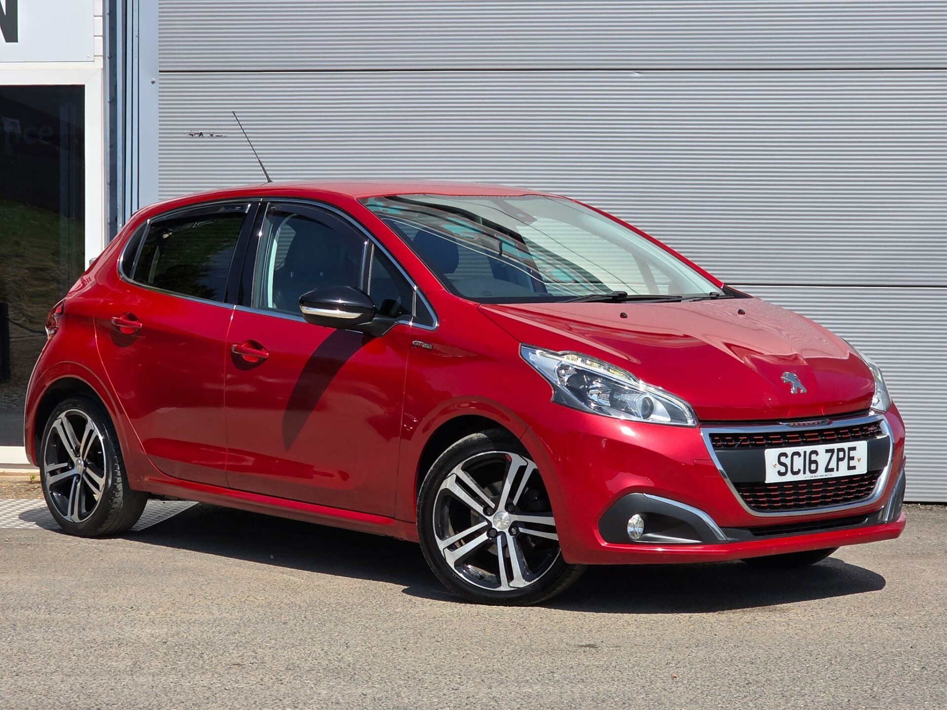 Peugeot 208