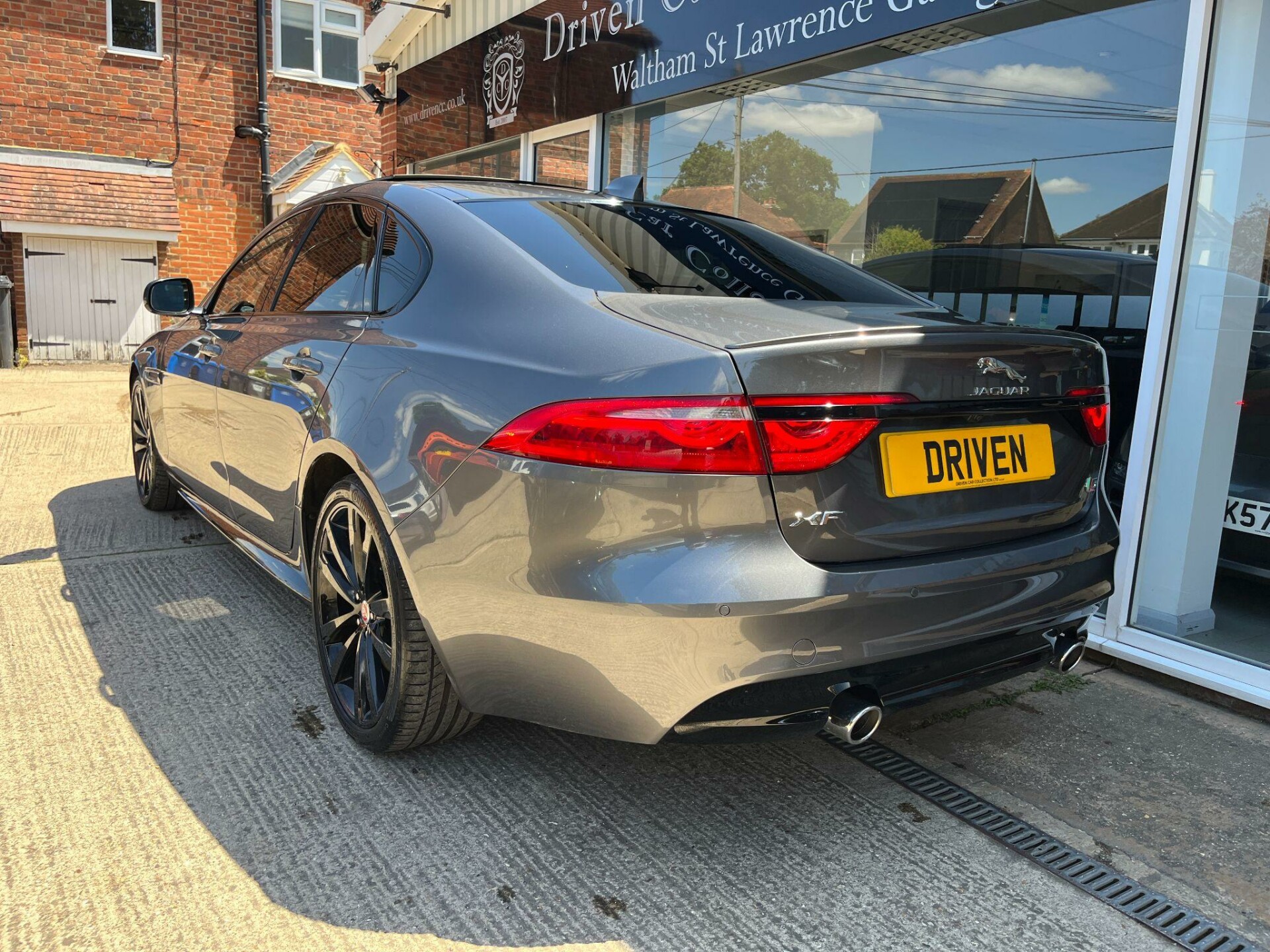 Jaguar XF
