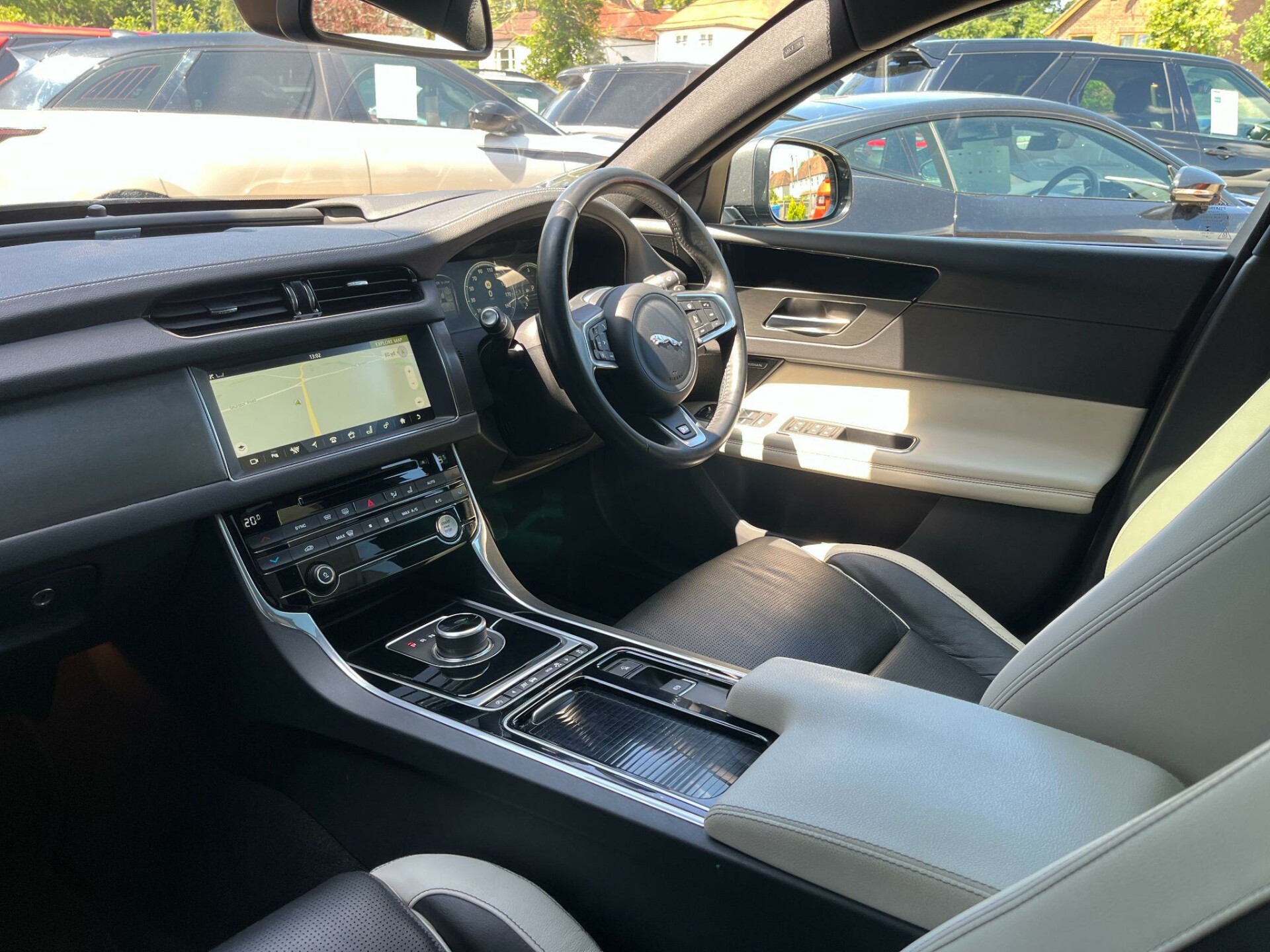 Jaguar XF