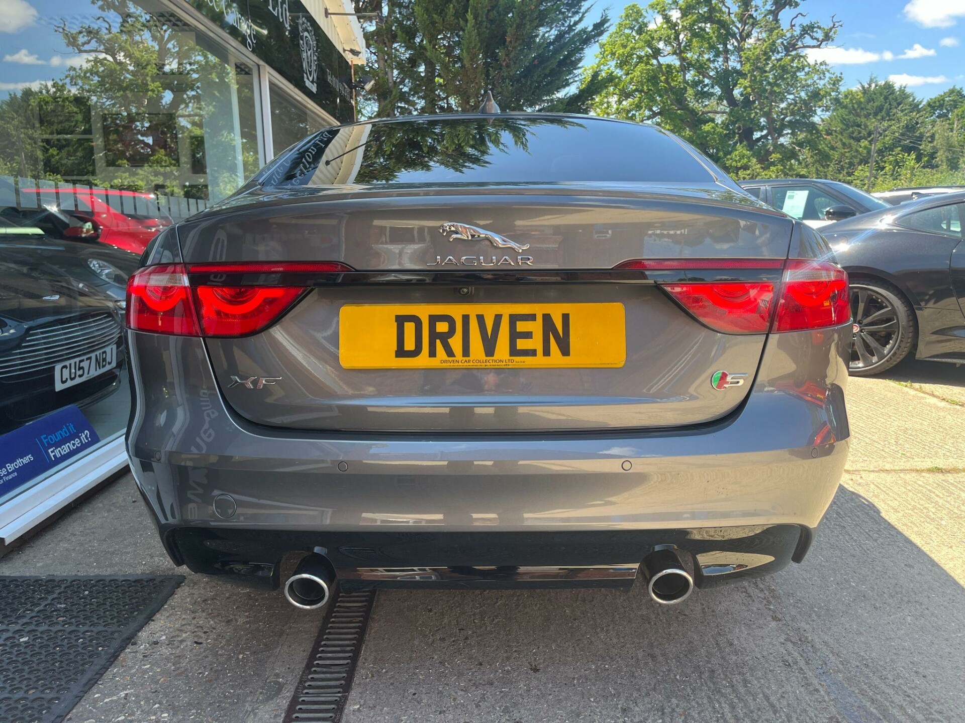 Jaguar XF