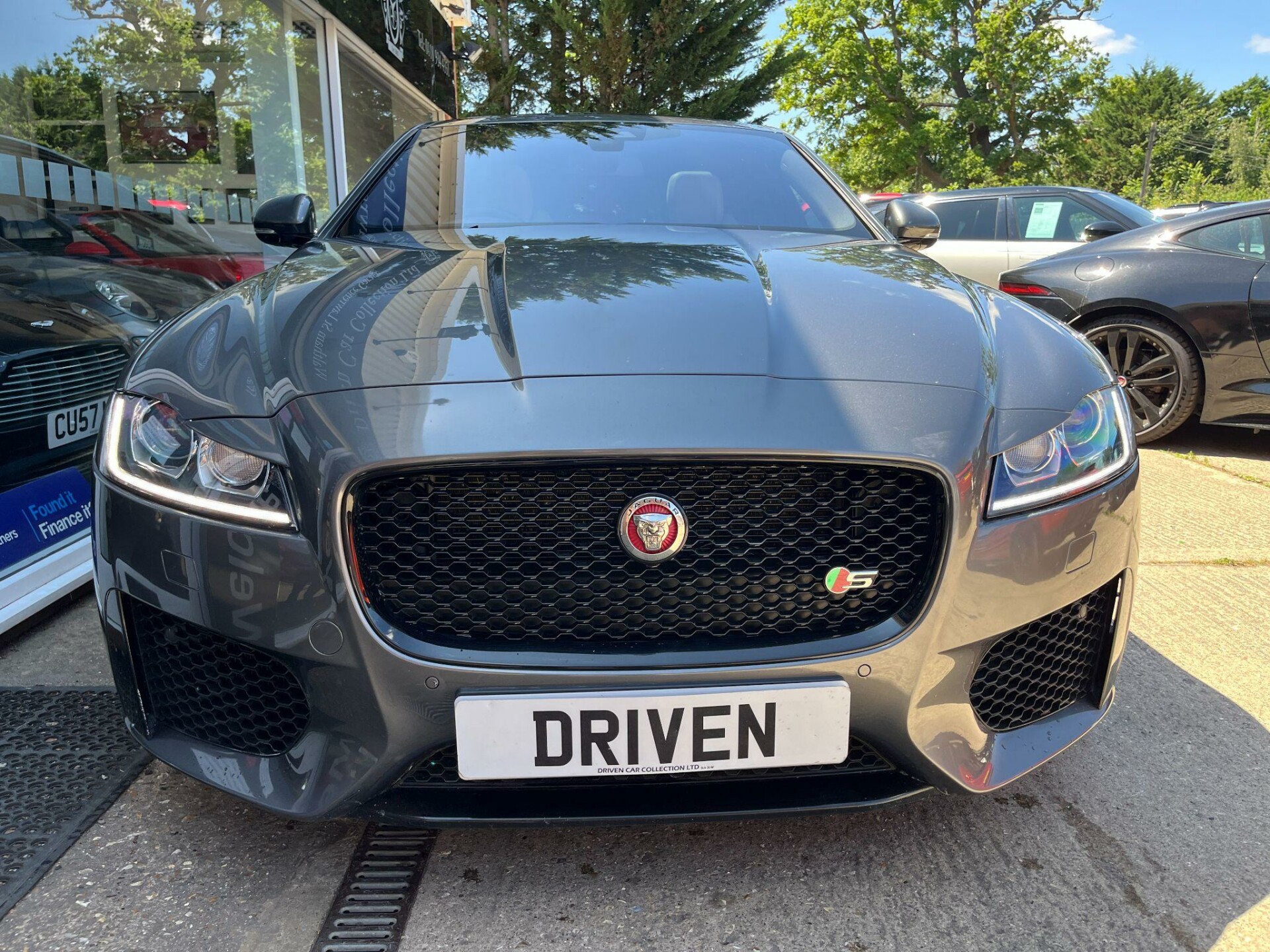 Jaguar XF