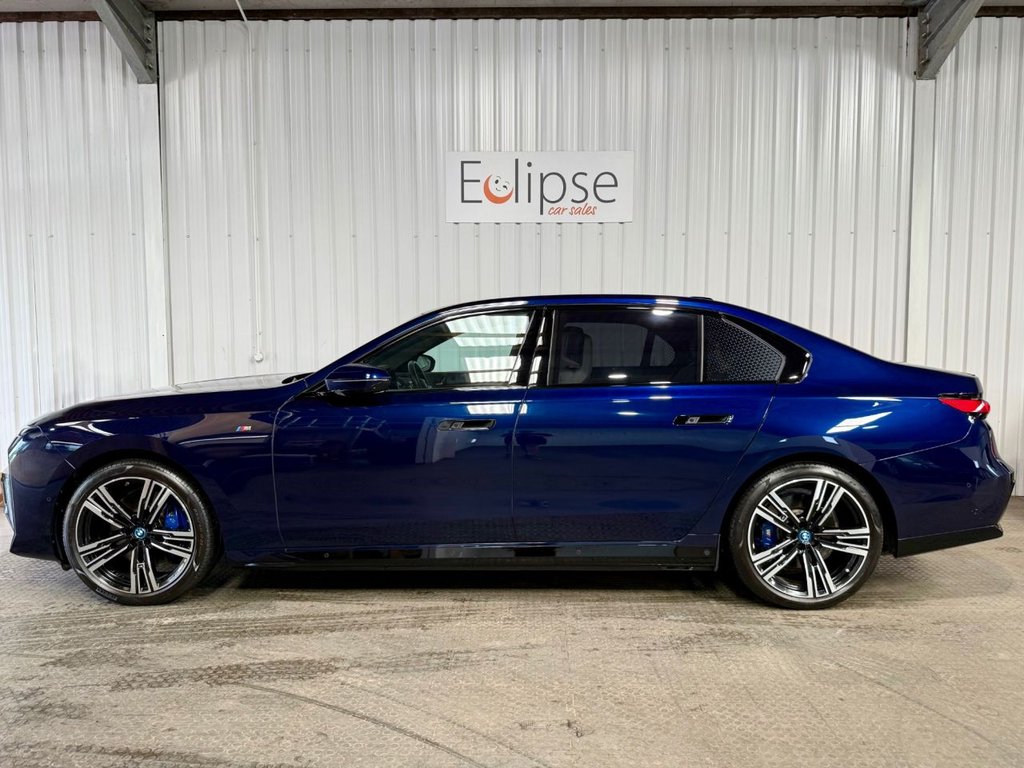 BMW I7