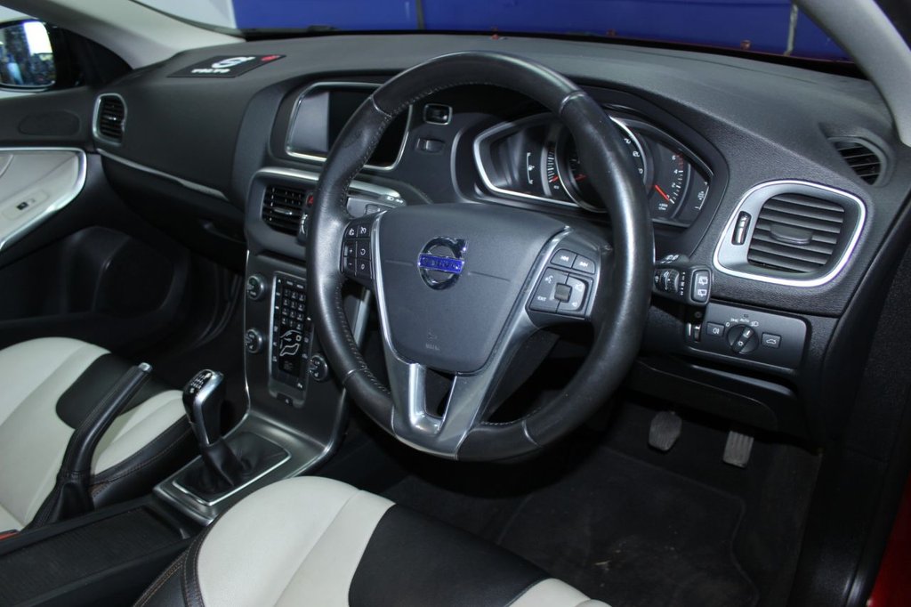 Volvo V40