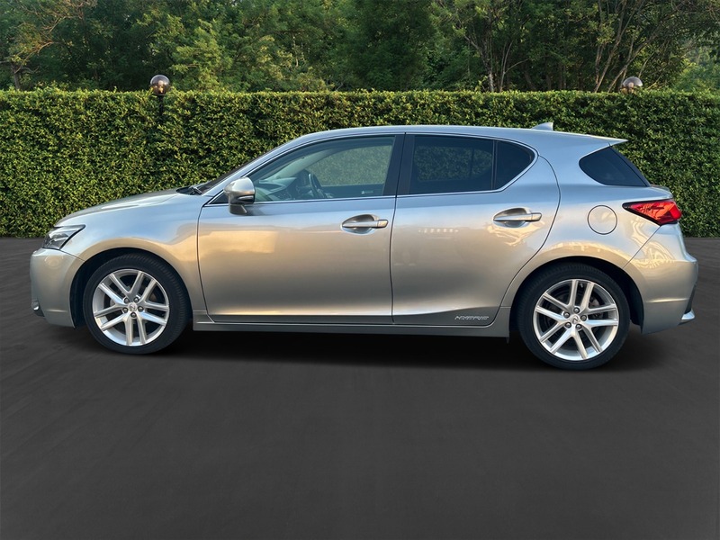 Lexus CT 200h