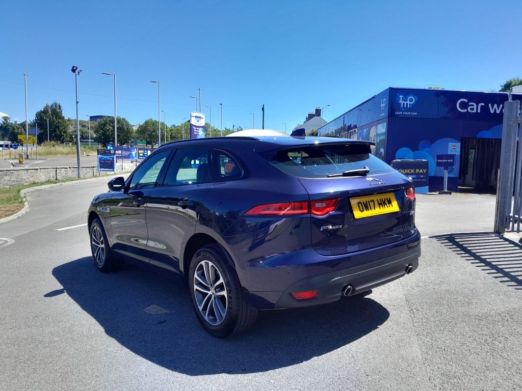 Jaguar F Pace