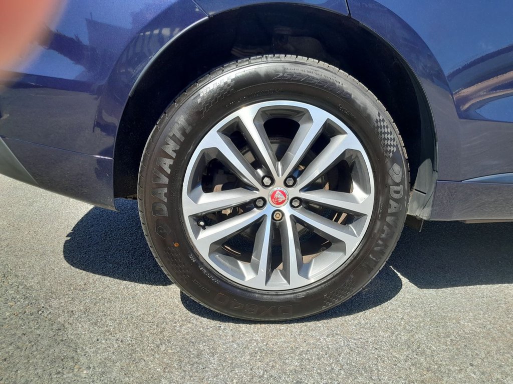 Jaguar F Pace