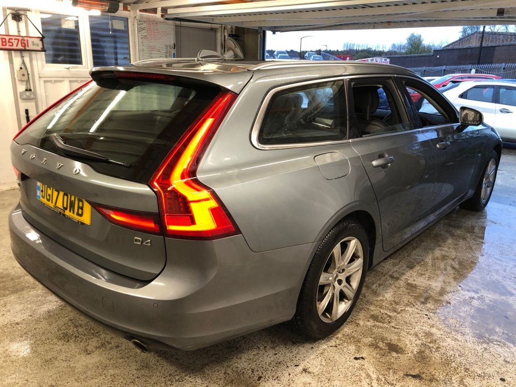 Volvo V90