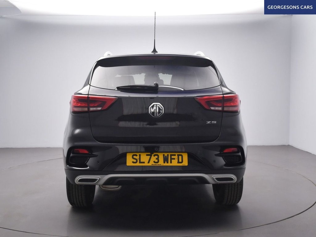 MG ZS