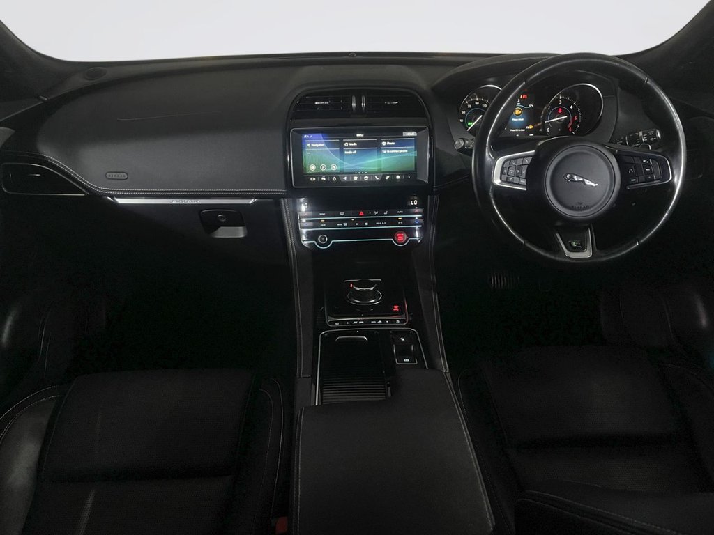 Jaguar F Pace