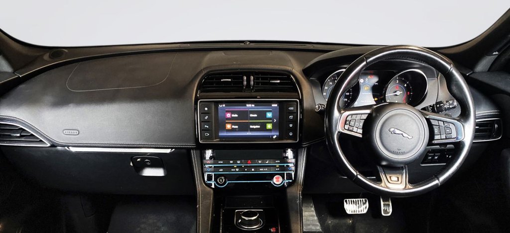 Jaguar F Pace