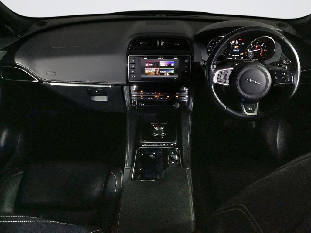Jaguar F Pace