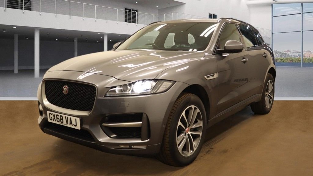 Jaguar F Pace