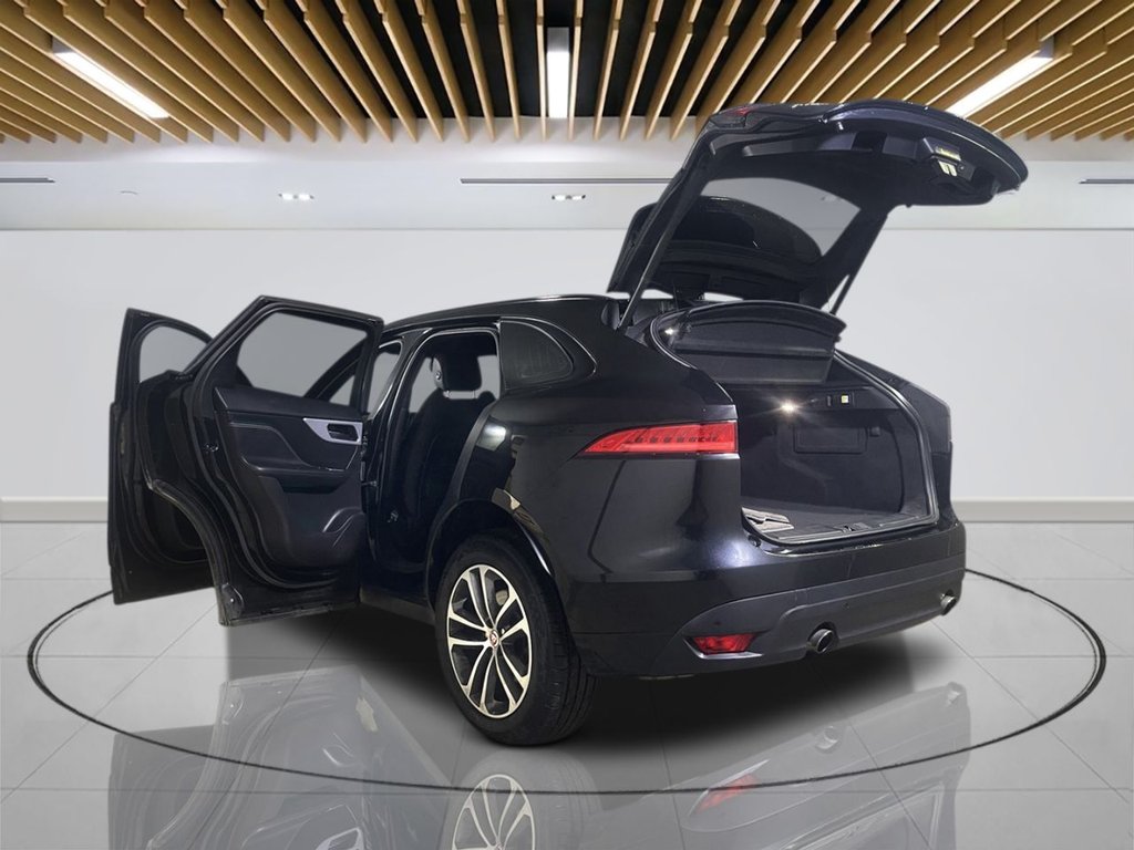 Jaguar F Pace