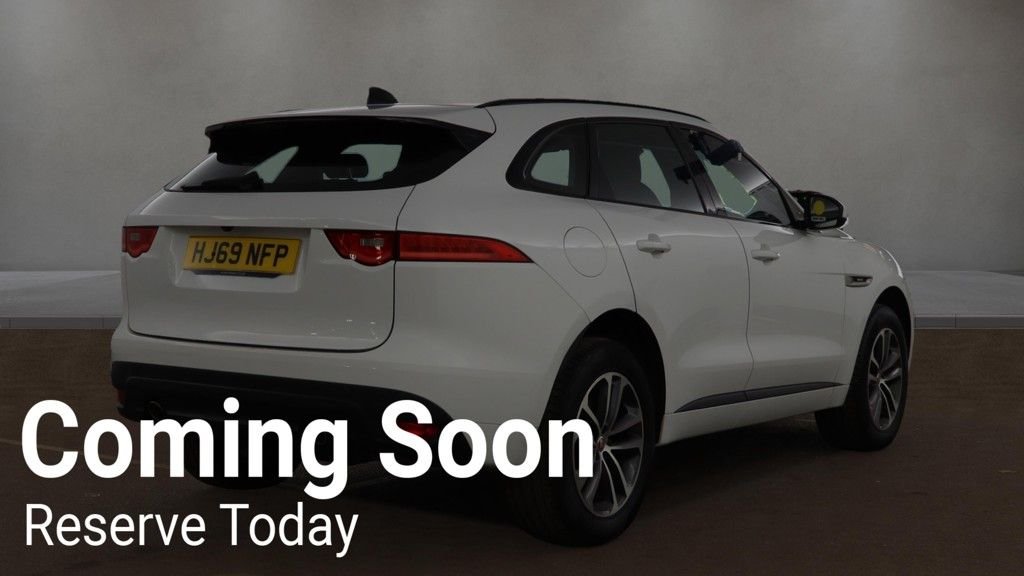 Jaguar F Pace