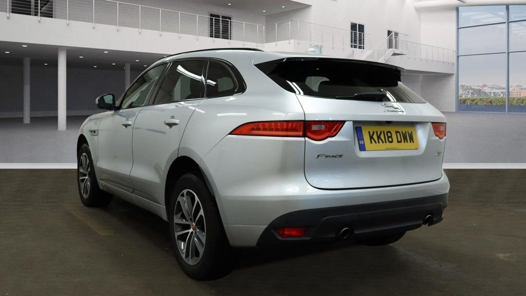 Jaguar F Pace