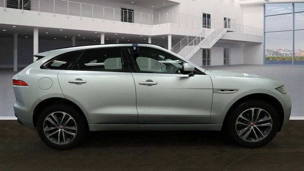 Jaguar F Pace