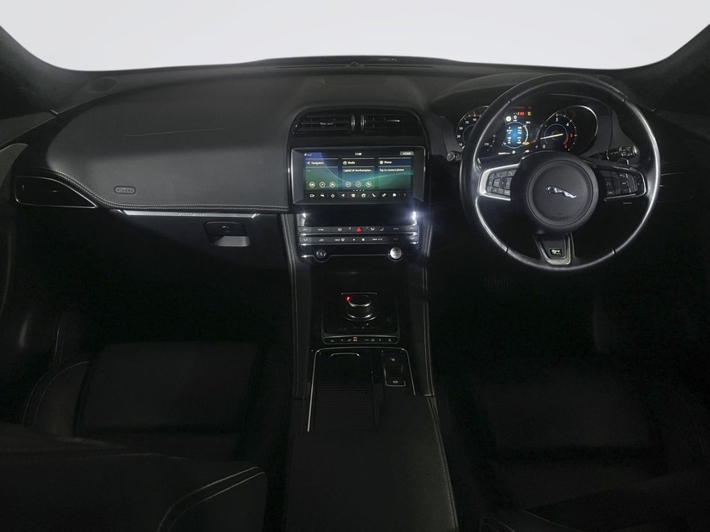 Jaguar F Pace