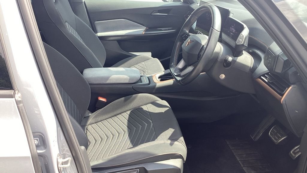 SEAT Born
