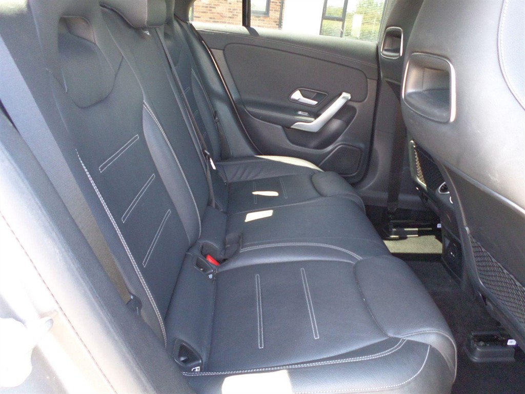 Mercedes Benz CLA