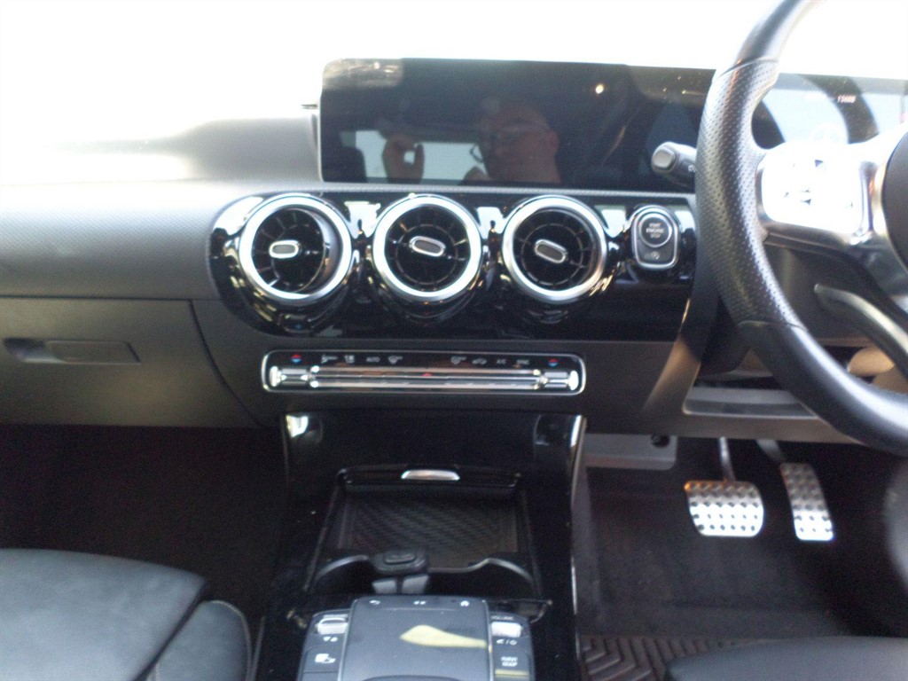 Mercedes Benz CLA
