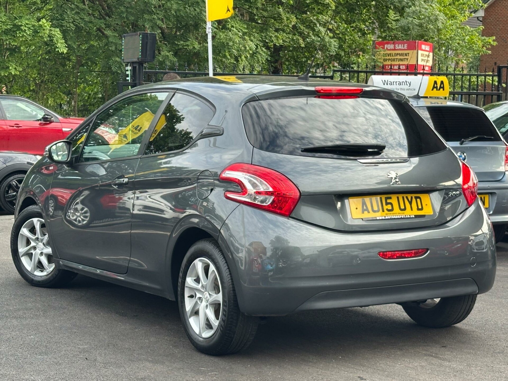 Peugeot 208