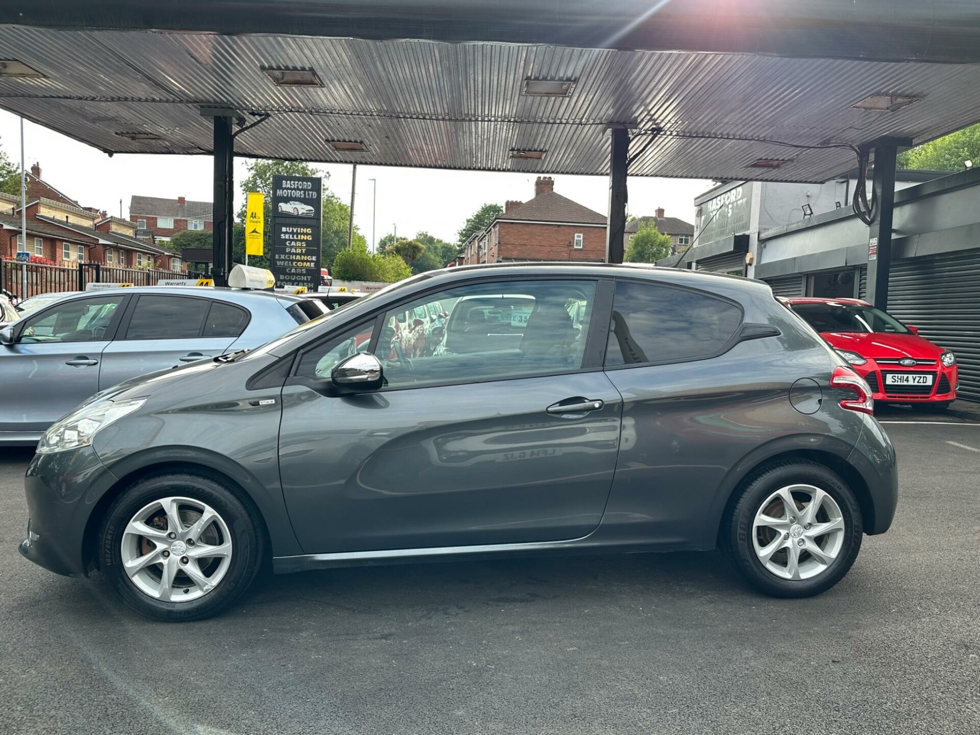 Peugeot 208