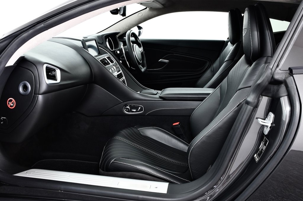 Aston Martin DB11