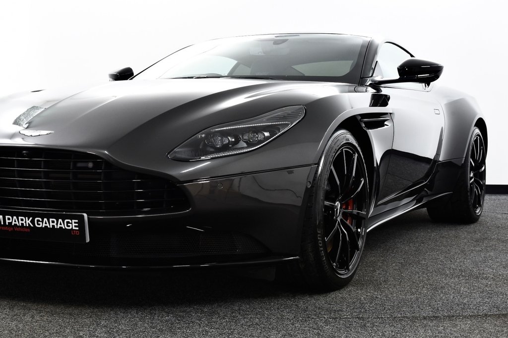 Aston Martin DB11