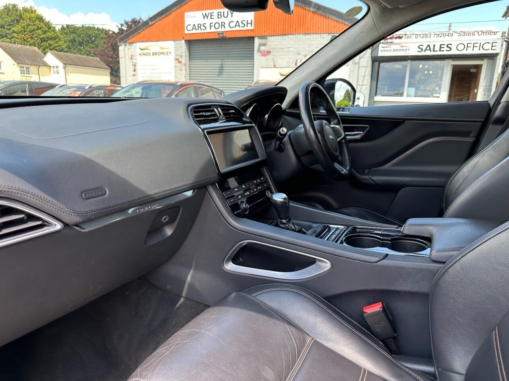 Jaguar F Pace