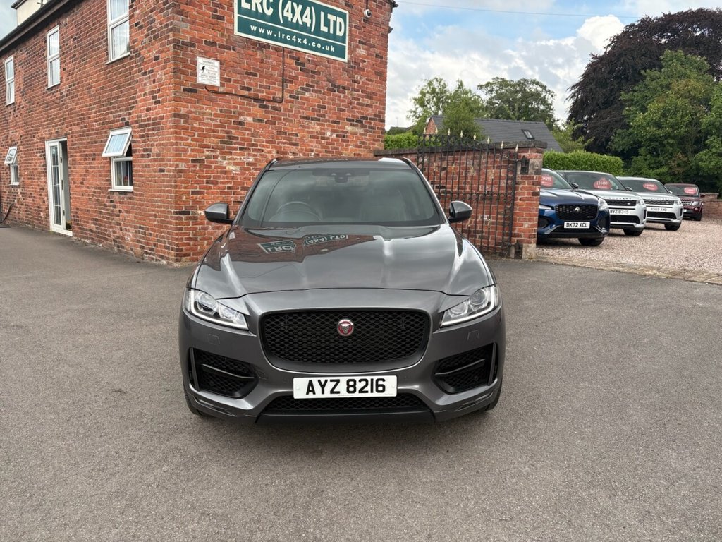 Jaguar F Pace