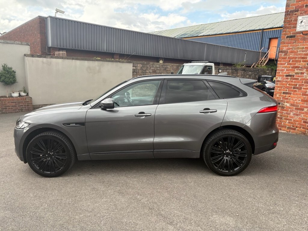 Jaguar F Pace