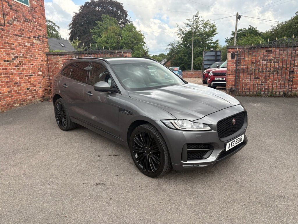 Jaguar F Pace