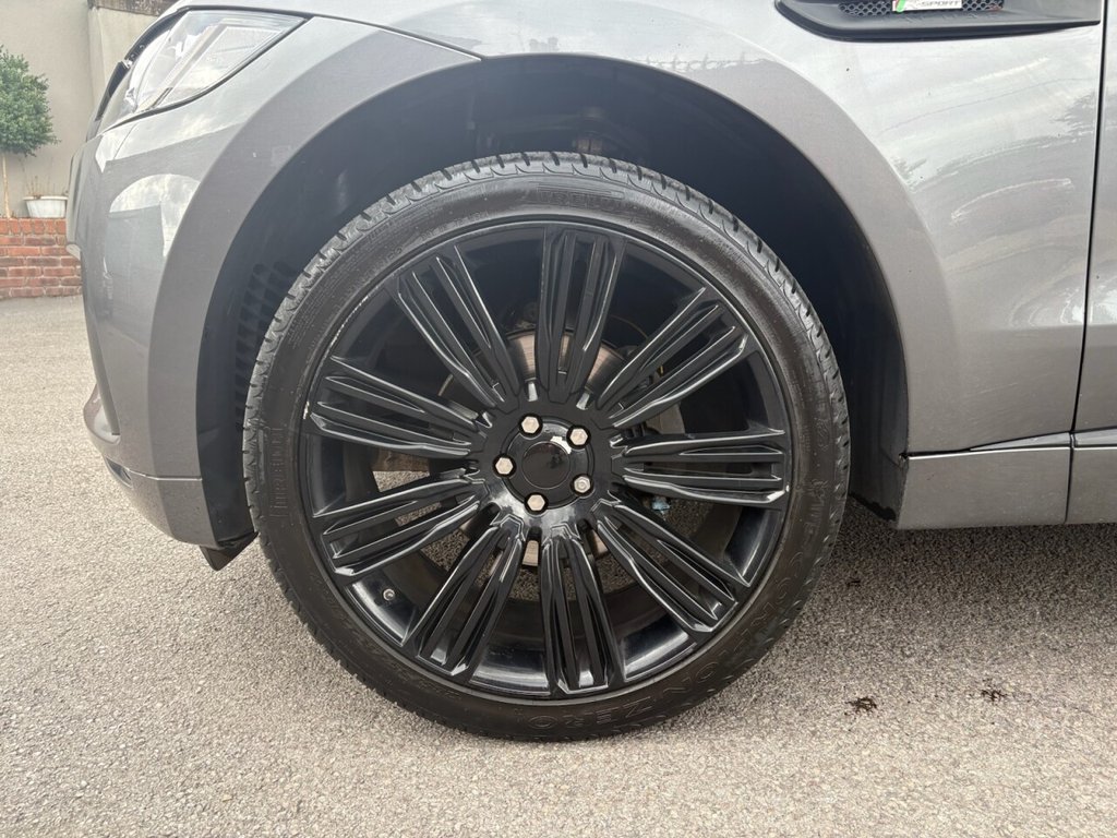 Jaguar F Pace