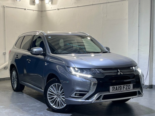 Mitsubishi Outlander  2.4 PHEV 4H 5d 207 BHP Huge Specfication