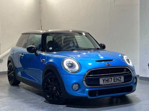 MINI Hatch  2.0 COOPER S 3d 189 BHP 1 Owner. Massive Specifica